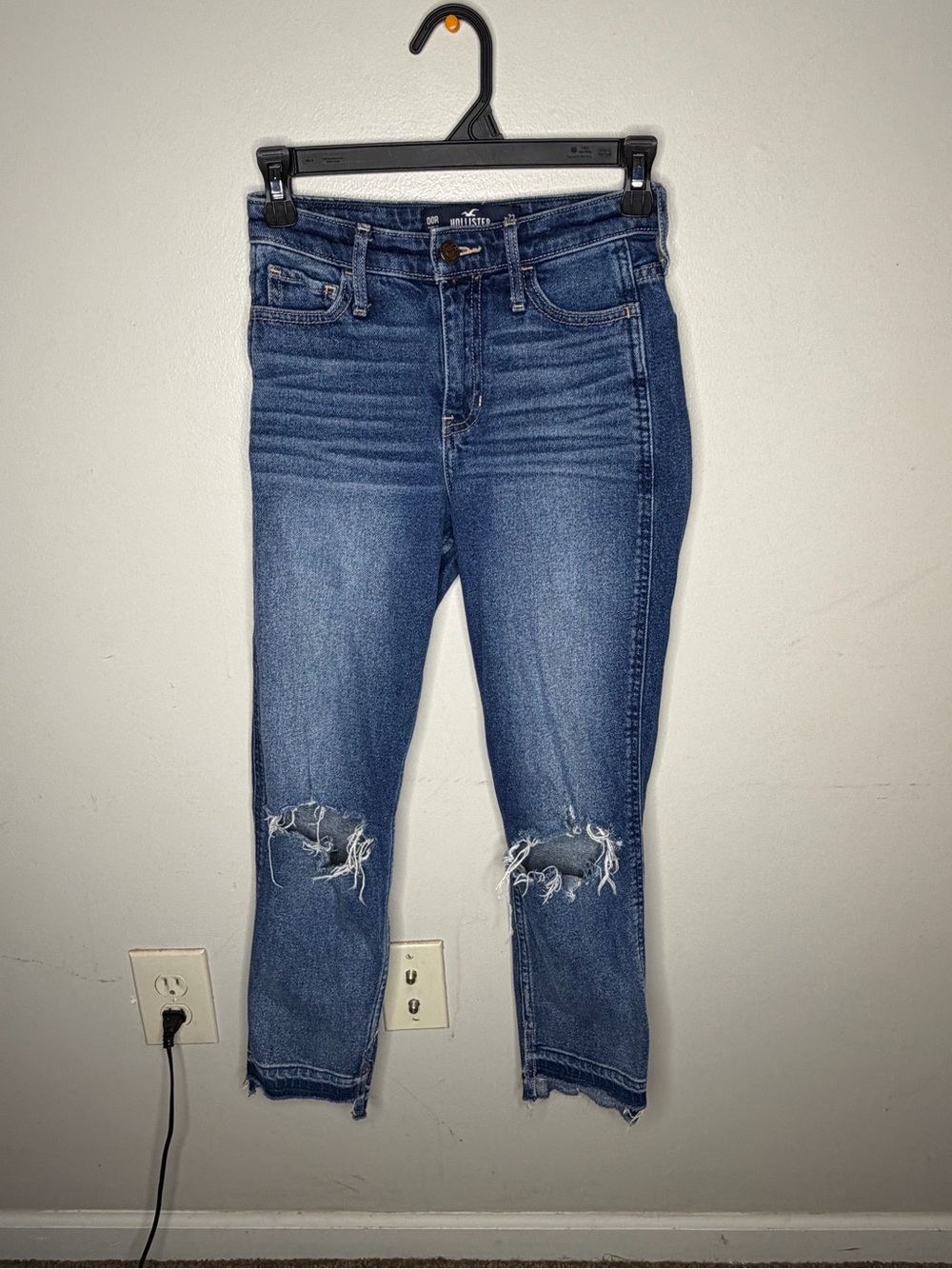 American Eagle Outfitters Distressed Dark Blue Cropped Jeans
